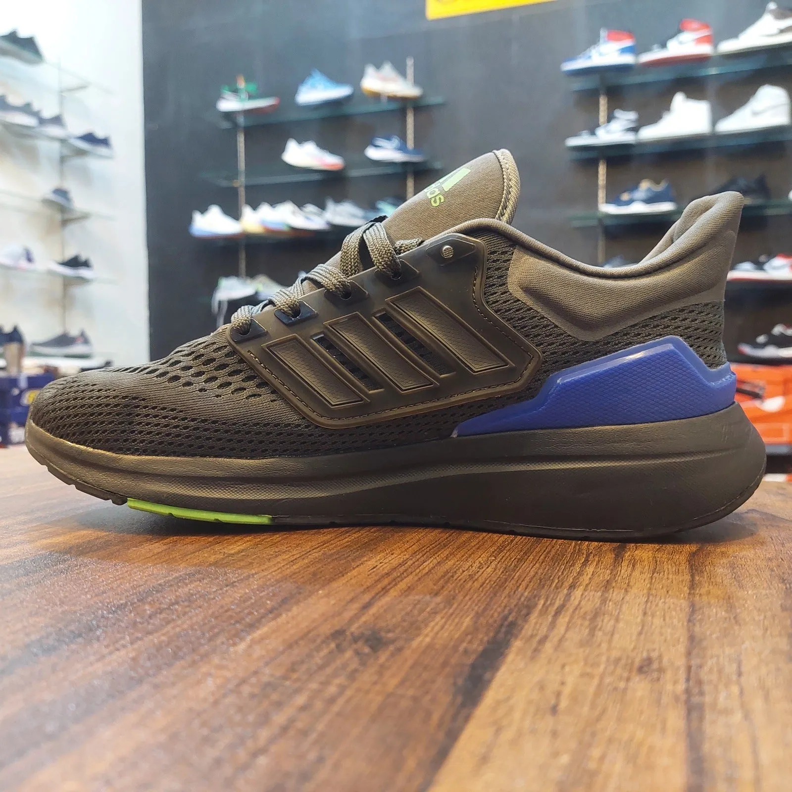 AD Ultra Bouncce Running Charcoal-Neon
