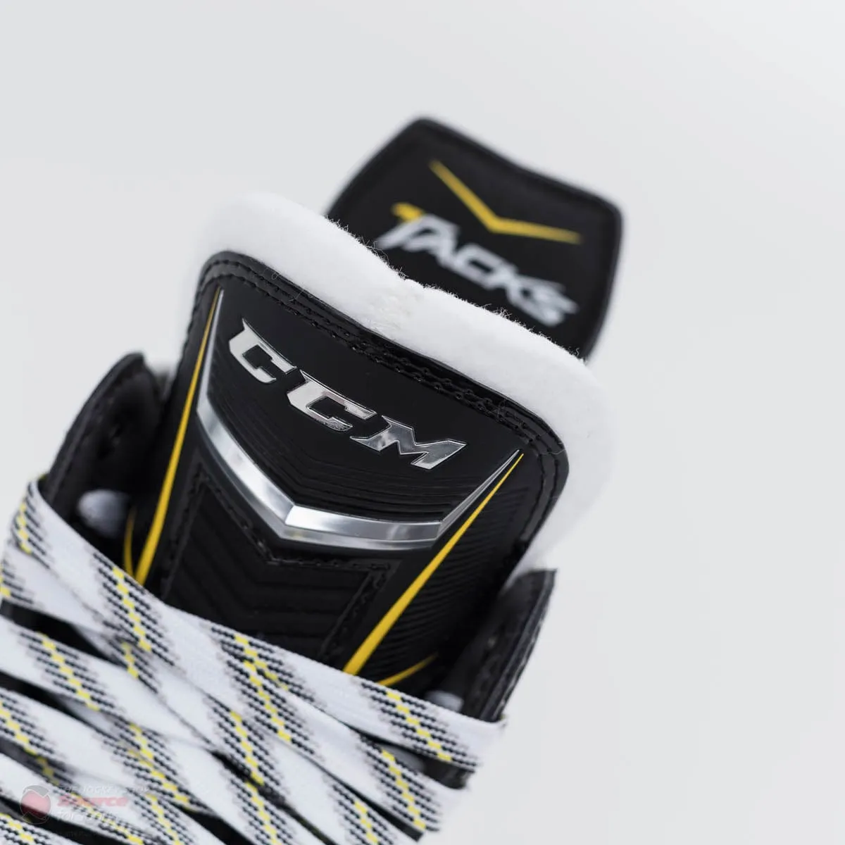 CCM Tacks 9090 Senior Hockey Skates