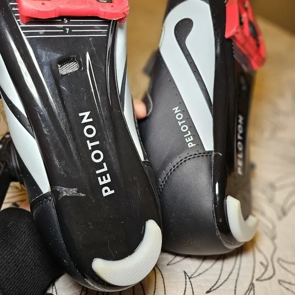 EUC Peloton Cycling Shoes PL-SH-B Men's EU 46 US Men’s 12 Black Red