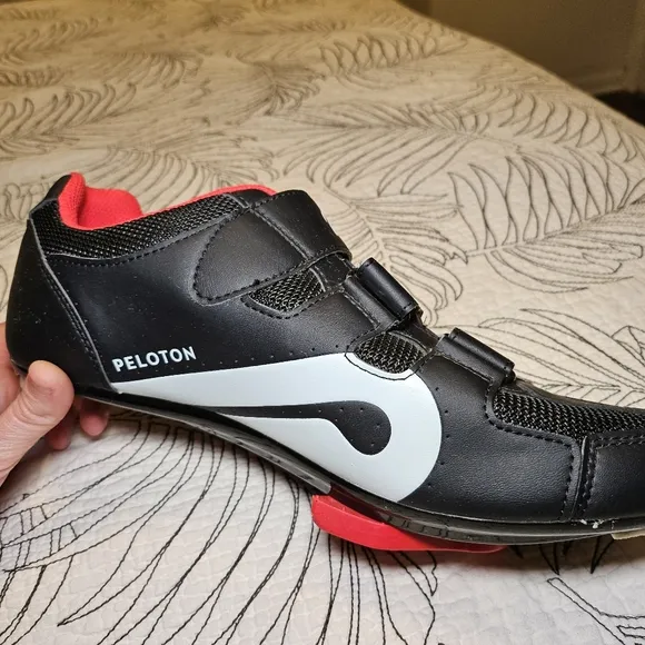 EUC Peloton Cycling Shoes PL-SH-B Men's EU 46 US Men’s 12 Black Red