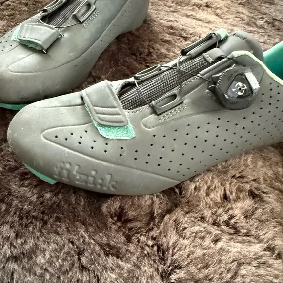Fi'zi:k Women's Grey Green R5B Boa closure system Cycling Road Shoes 38 US 7.5