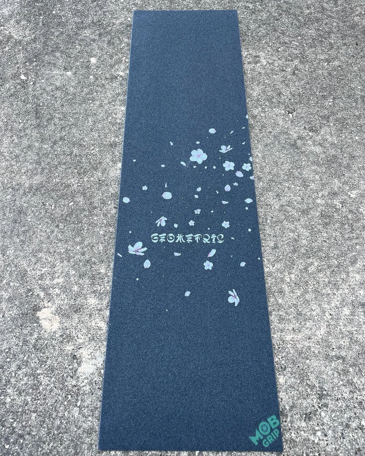 Geometric Mob Grip