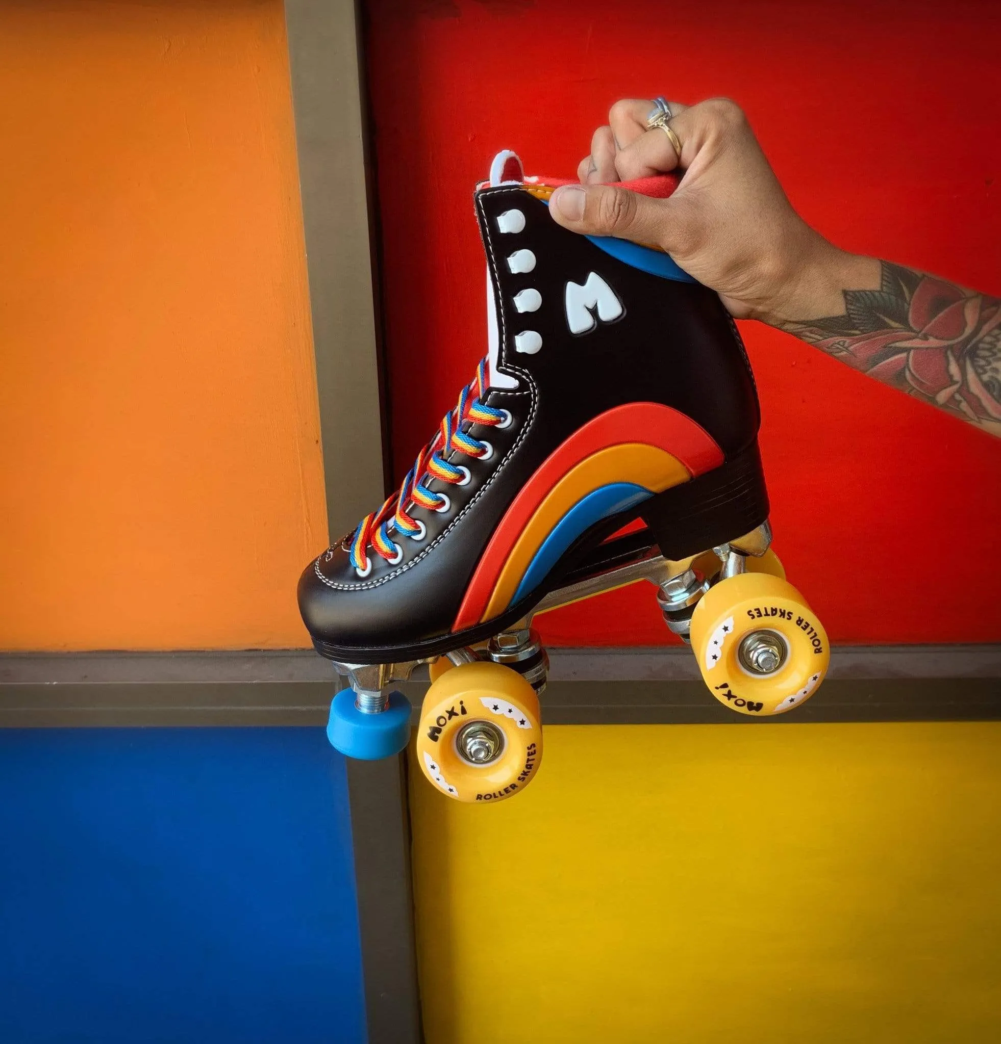 MOXI RAINBOW RIDER ASPHALT BLACK SKATES