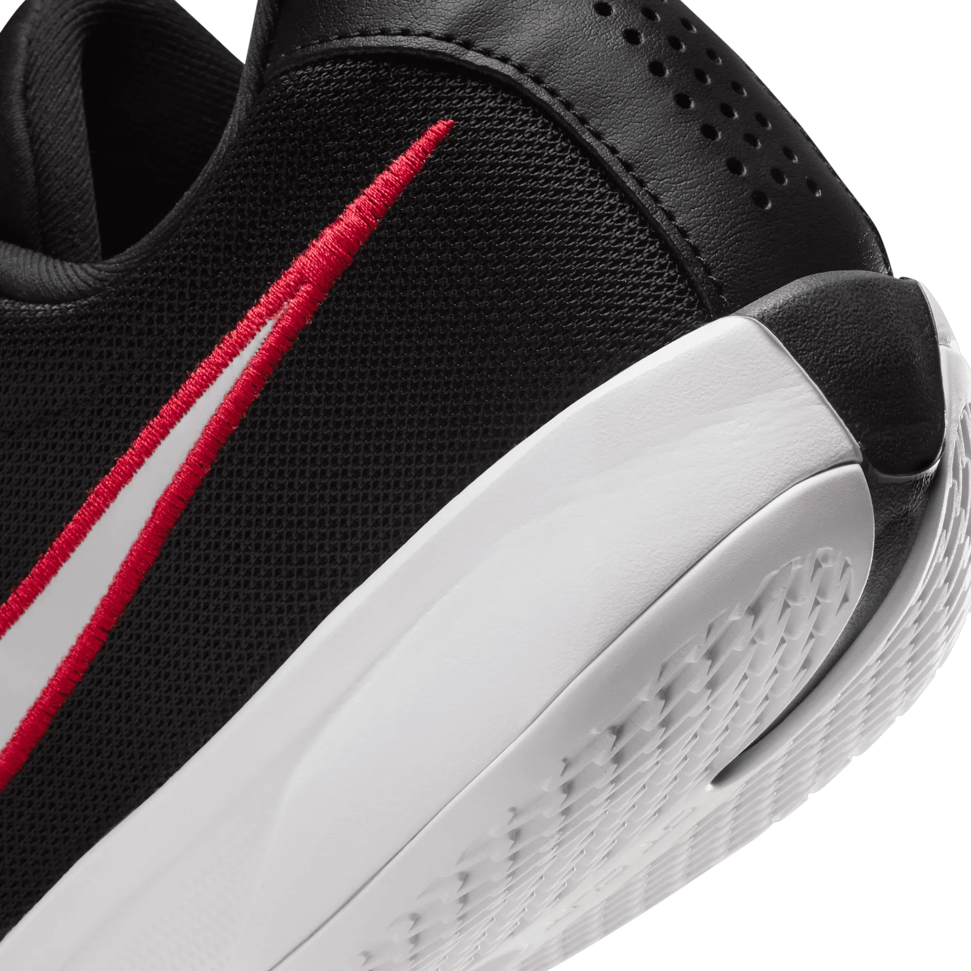 Nike Men's G.T. Cut Academy EP Basketball Shoes