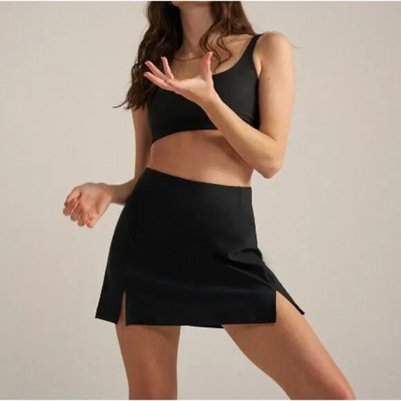 Outdoor Voices Black Warmup 2.5&quot; Skort Size L
