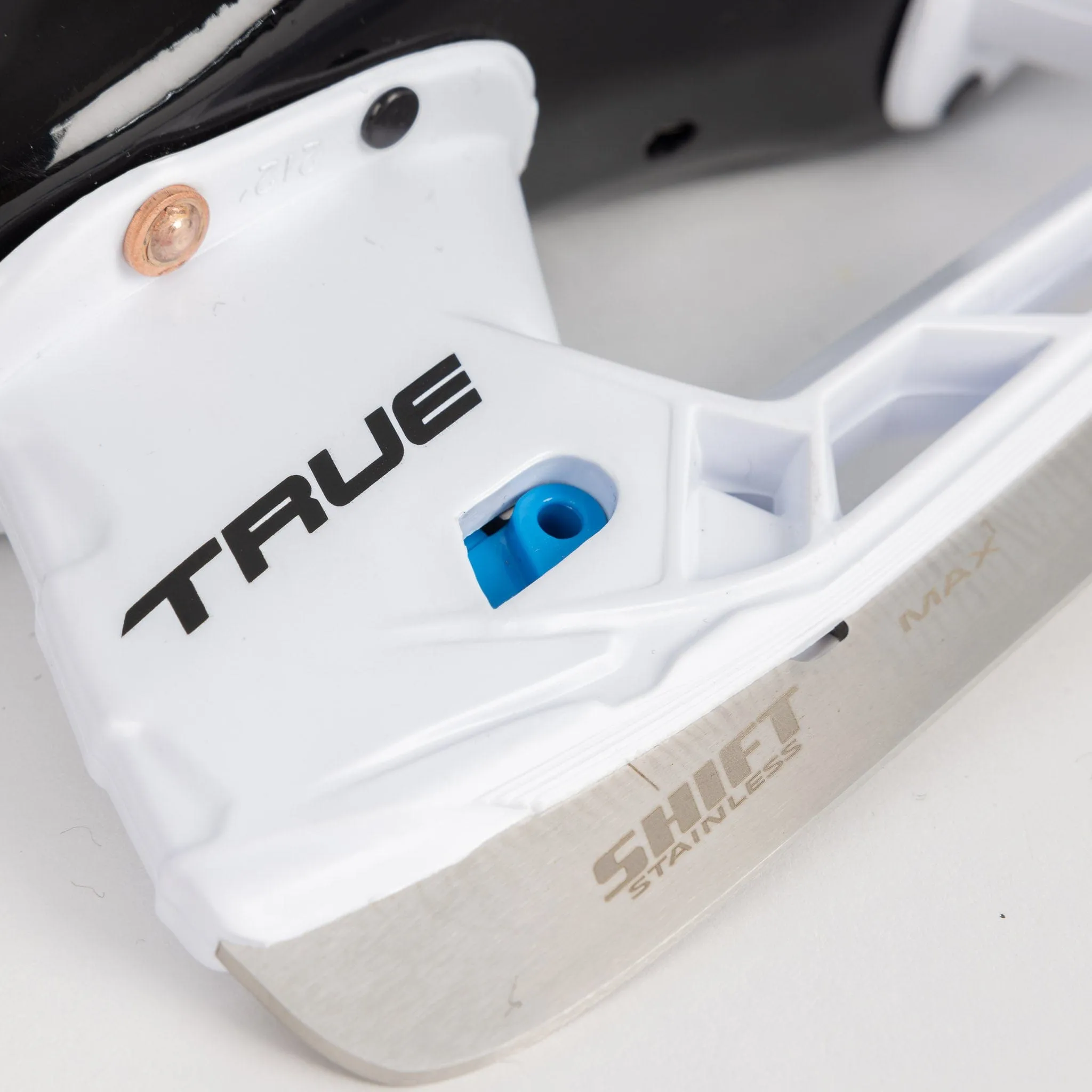 True HZRDUS 5X Intermediate Hockey Skates