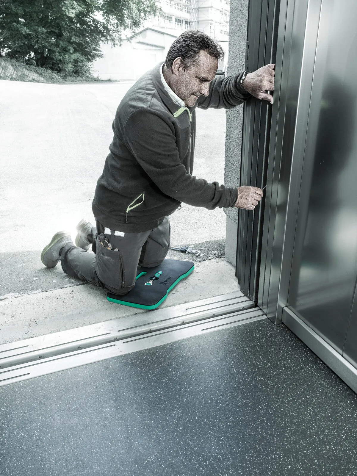 Wera 9516 Kneeling Pad Set 2, Bottle Opener, 2pc - 05134545001